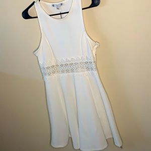 IRISH White Middle Lace Dress